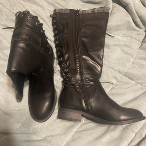 New boots never worn. 8.5 wide calf.